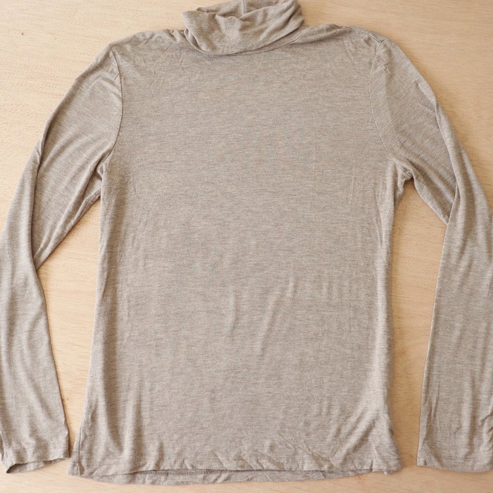 H&M Long Sleeve Lightweight Turtle Neck Shirt